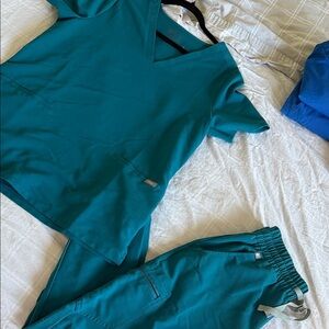 Figs Deep Teal Women's Scrub Ensemble